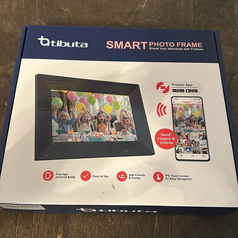 New in the box 8 inch smart photo frame